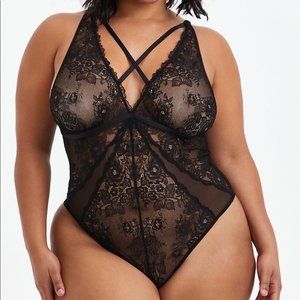 "Dive into Style! Explore Poshmark's Fashion Vault!"